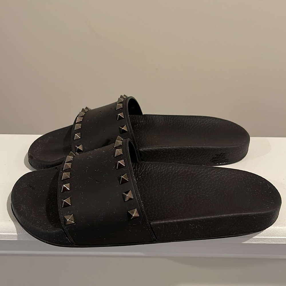 Valentino Black PVC Rockstud Pool Slides - Picture 13 of 14